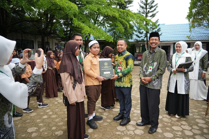 G:\2025\Desember 2025\22 Desember 2025\2\2\H Yamani Dukung Gerakan Ayah Teladan Indonesia.jpg