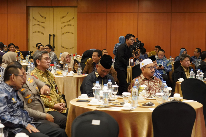 G:\2025\Desember 2025\22 Desember 2025\5\hal 5\Wakil Bupati Banjar Habib Idrus Al Habsyi (kanan) dan Inspektorat Kabupaten Banjar.jpg