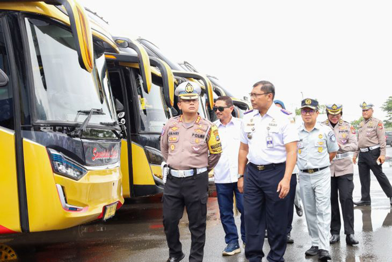 G:\2025\Desember 2025\23 Desember 2025\2\Ditlantas Cek Angkutan Jelang Nataru.jpg