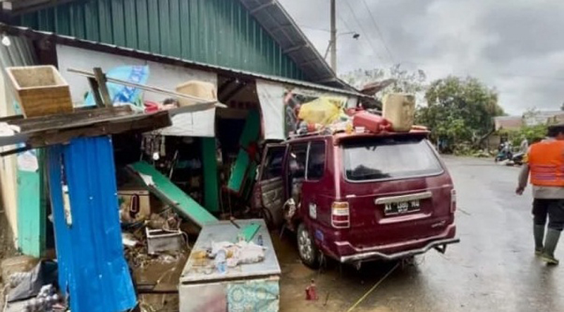 G:\2025\Desember 2025\30 Desember 2025\halaman 03 dan 10 edisi 30 desember 2025\balangan\--foto 01.jpg