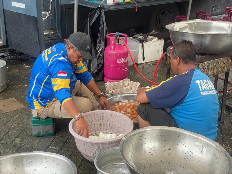 G:\2025\2026\Januari\2 Januari 2026\2\2\New Folder\Dapur Umum Siapkan Ribuan Porsi Makanan.jpg