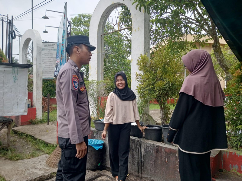 G:\2026\Januari\19 Januari 2026\2\222\New Folder\Bhabinkamtibmas Haruai Aktif Sambangi Warga.jpg