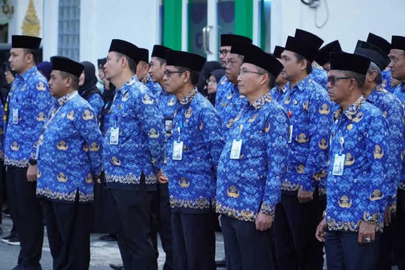 G:\2026\Januari\22 Januari 2026\5\Hal 5\ASN Pemko Banjarmasin saat apel rutin.jpg