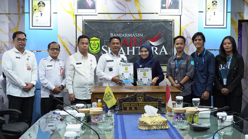 G:\2026\Januari\23 Januari 2026\5\Hal 5\Wali Kota Banjarmasin H. Muhammad Yamin HR, didampingi Sekretaris Daerah, Ikhsan Budima.jpg