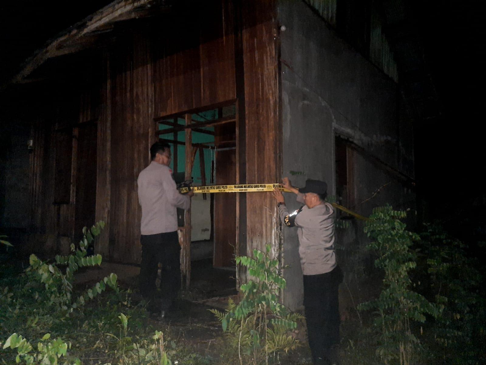 E:\8 Junni\Indonesiana\2222\Rumah Kosong di Pembataan Terbakar.jpeg