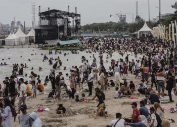 Liburan Awal Tahun Baru 2025