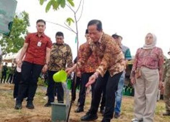 Menteri LH Tekadkan Tanbu Jadi Percontohan Penanggulangan Sampah