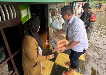 BRI Peduli Bantu Warga Sungai Tabuk Terdampak Bencana Banjir