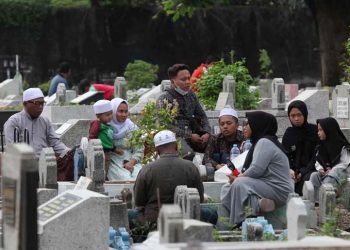Ziarah Kubur Menjelang Bulan Suci Ramadhan