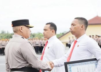 D:\2025\Maret 2025\19 Maret 2025\2\Subdit 3 Ditresnarkoba Terima Penghargaan.jpg