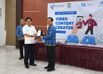 D:\2025\Maret 2025\19 Maret 2025\5\hal 5\Kepala DKISP Kabupaten Banjar HM Aidil Basith (kanan).jpg