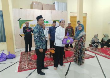 D:\2025\Maret 2025\3 Maret 2025\5\Siswa kelas 6 SD Muhammadiyah 9 berikan paket sembako.jpg