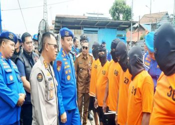 D:\2025\Maret 2025\5 Maret 2025\2\2\Ditpolairud Tangkap Empat Kapal Cantrang.jpg