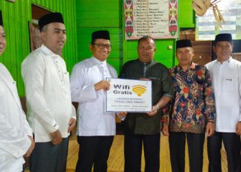 Warga Desa Warukin Akhirnya Nikmati Wi-Fi Gratis
