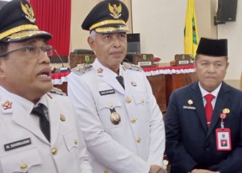 Bupati HSU Kawal Perbaikan Jalan Sungai Turak