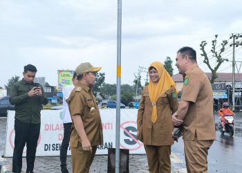 Bupati Tapin Tinjau Langsung Jalan Rusak di Bundaran Bungur