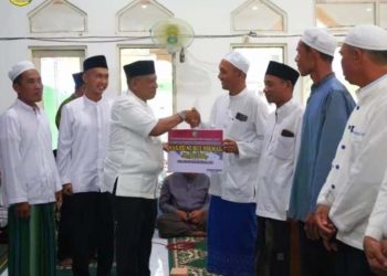 Safari Ramadan Di Desa Kunyit, Wabup Serahkan Hibah Rp355 Juta