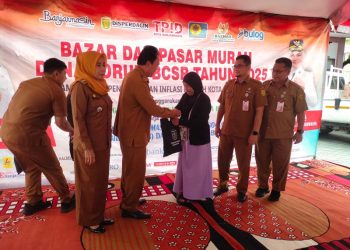 Kuripan dan Pemurus Baru Gelar Pasar Murah