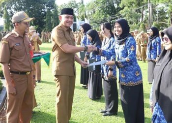 Puluhan CPNS di Kabupaten Tanah Laut Terima SK