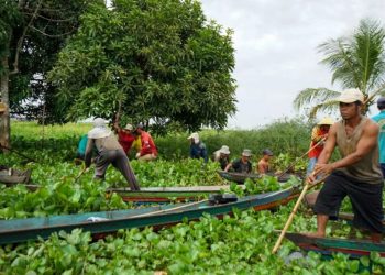 D:\2025\April 2025\30 April 2025\2\Warga LAU Gotong Royong Bersihkan Sungai.jpg