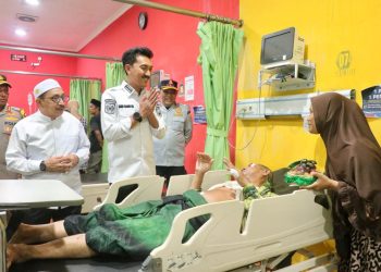 D:\2025\April 2025\8 April 2025\5\hal 5\Bupati Banjar H Saidi Mansyur dan wakilnya.jpg