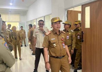 Pj Sekdaprov Sidak Kehadiran Pegawai Pasca Cuti Idul Fitri