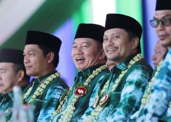 Gubernur, Wagub dan Pj Sekdaprov Berikan Contoh Kebersamaan
