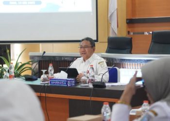 D:\2025\Mei 2025\20 Mei 2025\5\hal 5\riza\hal 5\Sekda Banjar HM Hilman saat memimpin Rapat Koordinasi.jpg