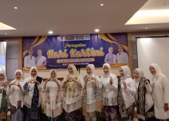 D:\2025\Mei 2025\5 Mei 2025\5\hal 5\Ketua TP PKK Kabupaten Banjar Hj Nurgita Tiyas bersama para.jpg