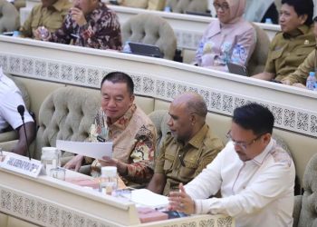 Gubernur Kalsel RDP dengan Komisi II DPR RI