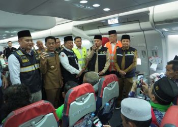 Gubernur dan Wagub Lepas Jemaah Calon Haji