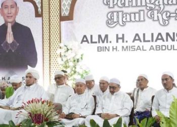 Bupati Hadiri Haul H Aliansyah bin Misal Abdullah.