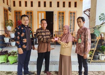 Jemput Bola Layani Administrasi Masyarakat Dengan Inovasi Pak Kedes