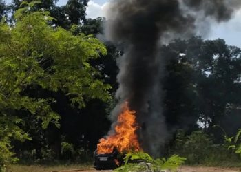 D:\2025\Juni 2025\2 Juni 2025\2\Mobil Avanza Terbakar Usai Isi BBM.jpg