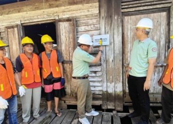 Bupati HSU Turun Langsung Cek Program Bedah Rumah