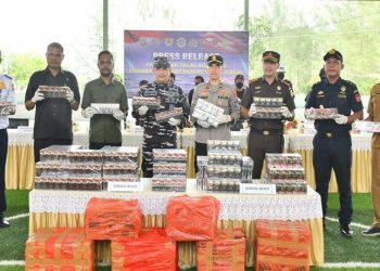 TNI AL Kotabaru gagalkan penyelundupan 31.600 batang roko ilegal