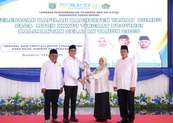 Bupati Andi Rudi Latif Lepas Kafilah MTQ