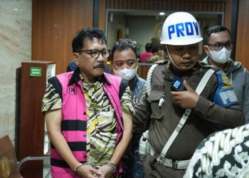 Hakim Terisak Saat Bacakan Vonis Zarof Ricar
