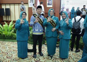 Andi Rudi Latif dan Andi Irmayani Dikukuhkan Sebagai Ayah dan Bunda Genre