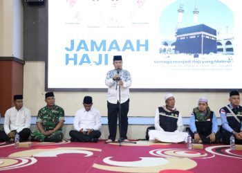 Sekda HSU Sambut Kedatangan Jemah Haji di Kota Amuntai
