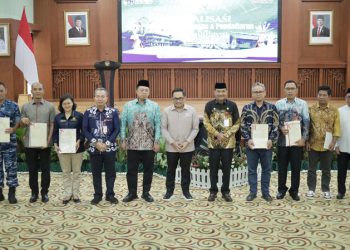 D:\2025\Agustus 2025\1 Agustus 2025\5\hal 5\Ketua DPRD Provinsi Kalimantan Selatan (Kalsel) H. Supian HK menghadiri.jpg