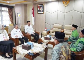 D:\2025\Juli 2025\14 Juli 2025\5\hal 5\Bupati Banjar H Saidi Mansyur (kanan) didampingi Asisten.jpg