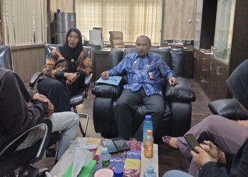 D:\2025\Juli 2025\14 Juli 2025\5\hal 5\Kepala Inspektorat Banjarmasin Dolly Syahbana didampingi.jpg