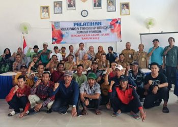 D:\2025\Juli 2025\17 Juli 2025\5\hal 5\Jajaran BPDB Banjar, Kecamatan Aluh-aluh dan warga setempat, foto bersama.jpg