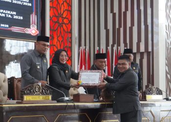 Bupati Sampaikan Nota Keuangan dan RAPBD-P TA 2025