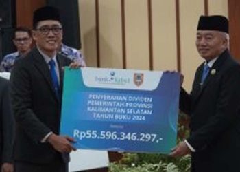 Gubernur Kalsel Terima CSR dan Dividen Perseroda