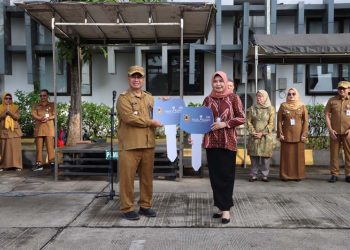 Bank Kalsel Serahkan Kendaraan Roda Tiga ke RSUD Ansari Saleh