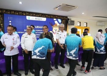 Bupati Sahrujani Melepas Kontingen Kormi HSU Ikuti Fornas di NTB