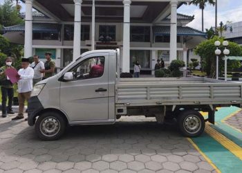 Penggugat Jokowi Bawa Mobil Esemka ke PN Solo