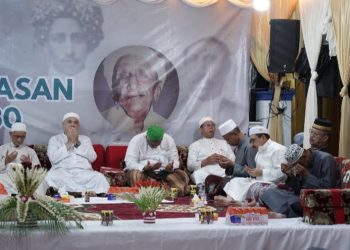 D:\2025\Agustus 2025\13 Agustus 2025\5\hal 5\Wakil Bupati Banjar Habib Idrus Al Habsyi (ketiga dari kanan) saat menghadiri.jpg